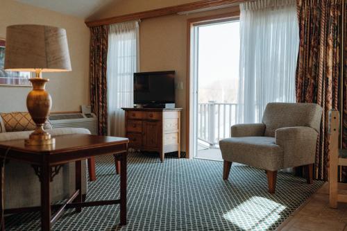 Skaneateles Suites