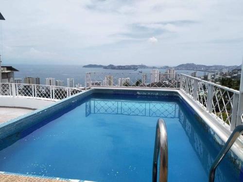 Hermoso departamento con alberca y vista