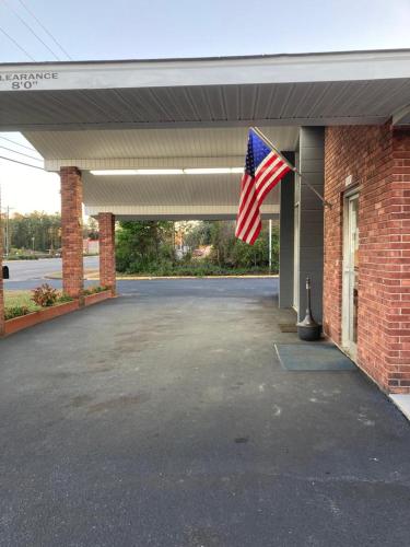 FAIRFIELD MOTEL OF WINNSBORO