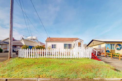. DnA Tiny beach House