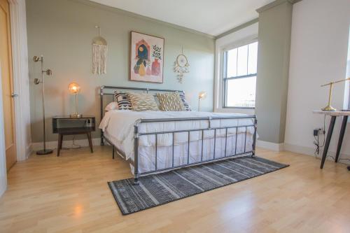 Designer Downtown Condo Suite - Splendid View in Des Moines, USA