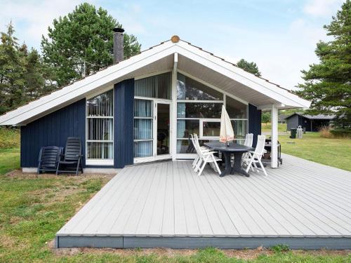 Three-Bedroom Holiday home in Rødby 6