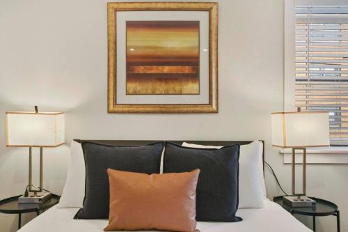 Lively 2BR Apartment Near the Beach and Park - Sheridan 1 - image 10