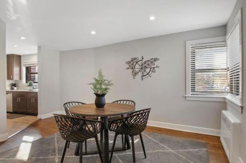 Lively 2BR Apartment Near the Beach and Park - Sheridan 1 - image 12