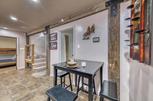 Paradise on the River 4 Bedrooms Sleeps 16 View Deck Grill Hot Tub - image 2