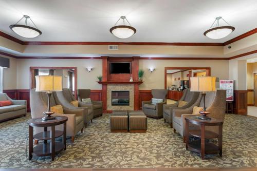 Best Western Plus Butterfield Inn