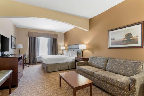 Best Western Plus Butterfield Inn - image 2
