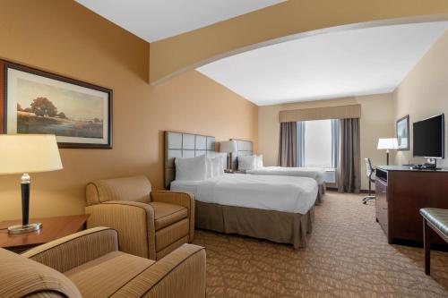 2 queen beds