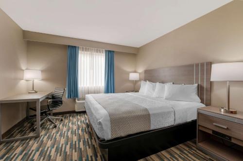 Best Western Edinburgh/Columbus Room Type - King Room with Spa Bath - Non-Smoking