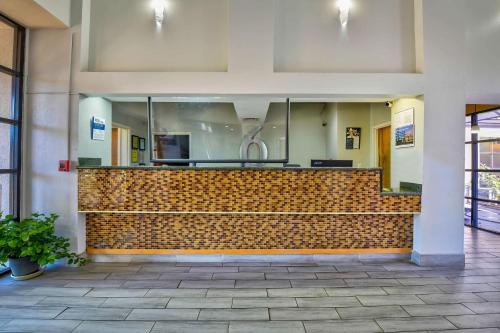 Lobby, Studio 6 Birmingham, AL - Medical Center near The Summit