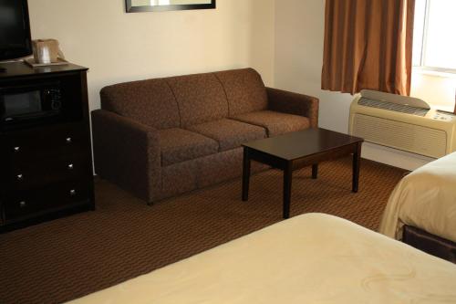 Quality Inn & Suites Wichita Falls I-44