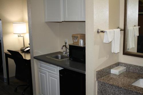 Quality Inn & Suites Wichita Falls I-44