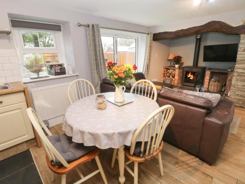 ทัศนียภาพภายนอกโรงแรม, Bwthyn Y Jacdo in ฟิชเกิร์ด