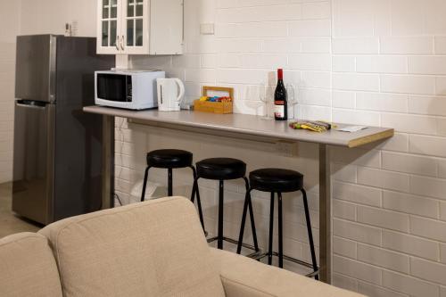 virtuve, Bridgewater Motel Victoria-24 HourCheck-In in Bridgewater on Loddon