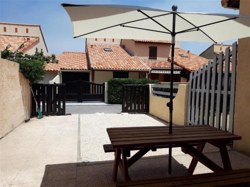 Villa T3 Port Leucate avec Terrasse, 6 Couchages, Proche Plage, Parking Privé - FR-1-81-346