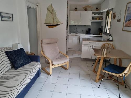 Arcachon Ville de Printemps - Appartement T2 avec Jardin à 250m des Plages - image 4