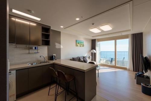 Family Ocean Suite Room