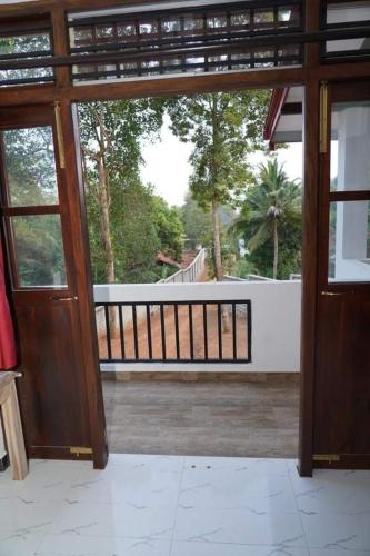 Deluxe Double Room with Balcony and Sea View image 3
