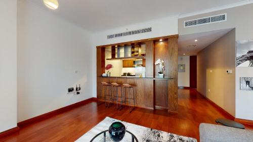 Stylish 2-Bed Apt Burj Khalifa and Fountain Views - image 12