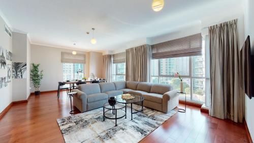 Stylish 2-Bed Apt Burj Khalifa and Fountain Views, Dubaj