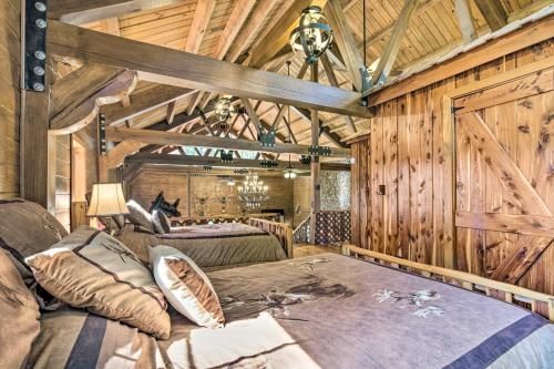 Countryside Cabin Retreat with Outdoor Kitchen! in Booneville (MS)
