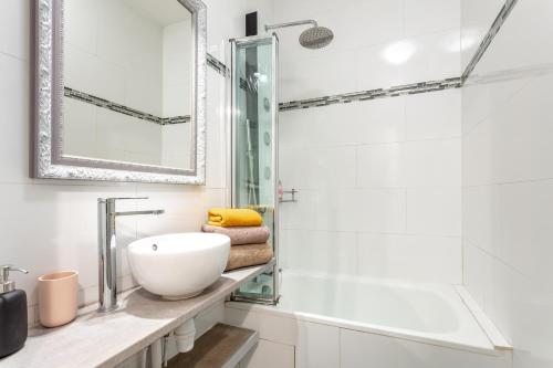 Ternes Cozy Studio - image 6