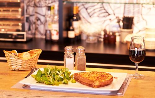 Ibis Auray - image 11