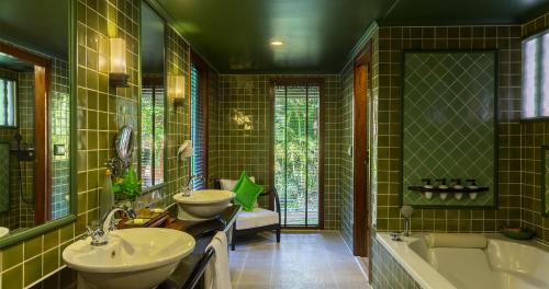 room detail thumbnail 2