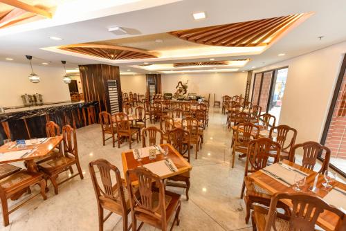 Restaurant, Kabayan Hotel in Pasay