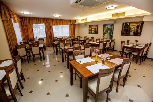 Hotel Boss - image 2