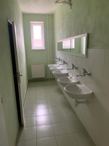 Baie, Ubytovňa SOŠ Moldava nad Bodvou (Ubytovna SOS Moldava nad Bodvou) in Moldava Nad Bodvou