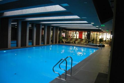 Imperial Suites - image 14