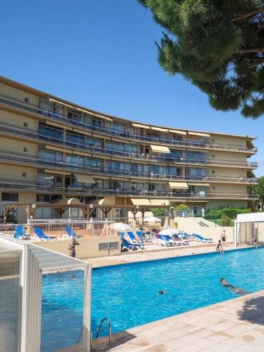 06U - Beautiful studio in residence - swimming pool and tennis court, Saint-Laurent-du-Var (foto 5)