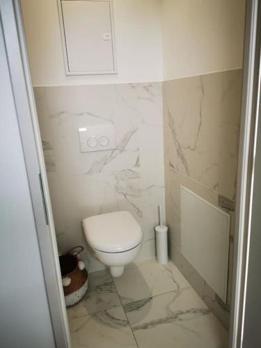 Jaccuzzi privatif dans studio tout confort in Lachapelle-sous-Aubenas