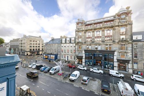 JOIVY Luxury Home on George Street