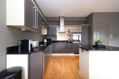 JOIVY Luxury Home on George Street, Edinburgh (Foto 10)
