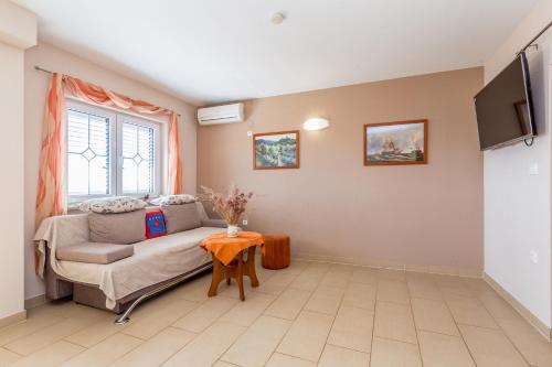 Apartment with Sea View image 5