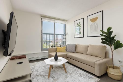 1BR Stunning view in DT Gastown in Vancouver, Canada
