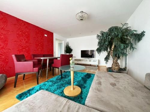 3 bedrooms, 3 beds