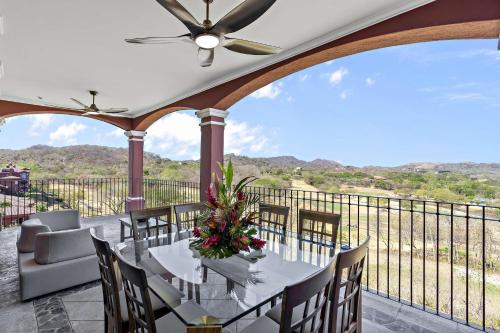 Bougainvillea 4315 PH- Luxury 3 Bedroom Ocean View Resort Condo