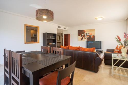 Ngoại cảnh khách sạn, Guadalmina Baja in Linda Vista