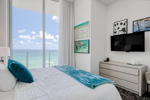 Hyde Resort and Residences
