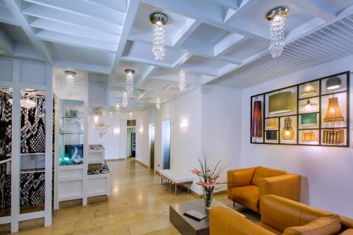 大厅, 海勒二十四二号旅馆 (Hellers Twenty Four II) in 腓德列斯哈芬