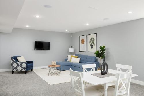 Bright new 1 BR private secondary basement suite