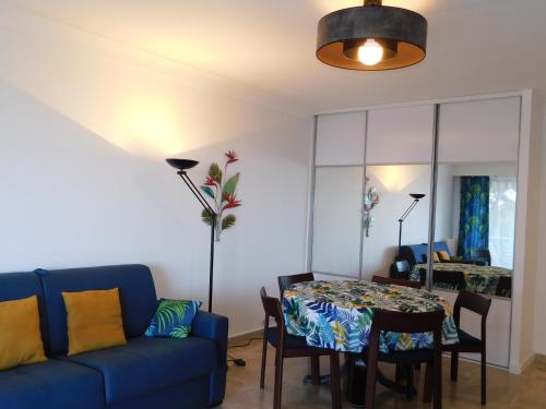 Beau T2 Les Jardins de la Colline clim, parking, vue mer