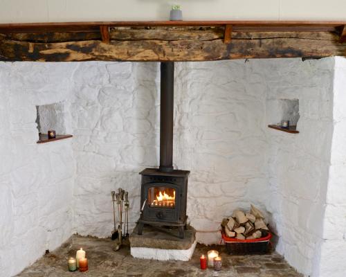 Corderry Farmhouse, idyllic cottage amid 250 acres