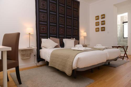 Apartment with 4 bedrooms in Lisboa with wonderful city view furnished balcony and WiFi 15 km from the beach - image 3