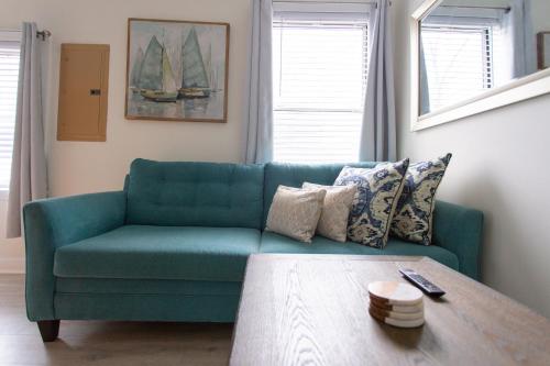 Central & Comfortable Home Walk to the Beach! in Jacksonville Beach, USA