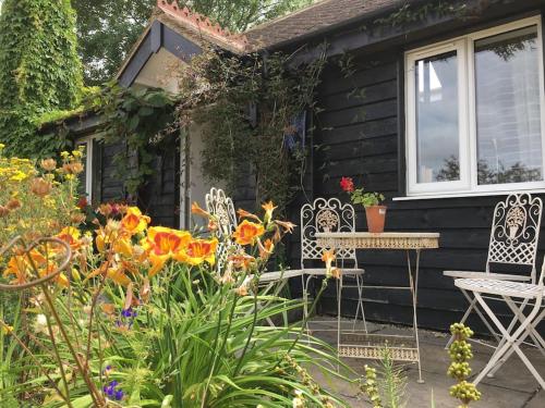 New Listing - Idyllic cottage in a beautiful Kent setting