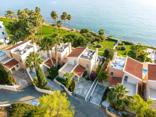 Villa Azura Sunrise by Ezoria Villas 1